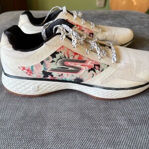 Skechers Women's 7.5 Tropical Print Golf Shoes